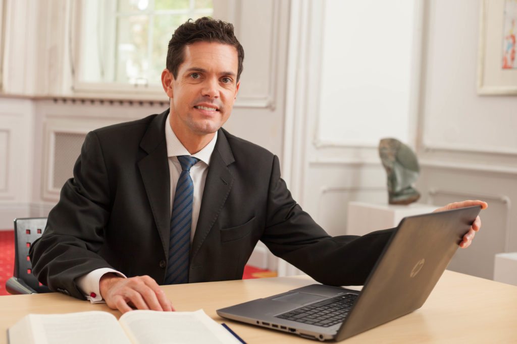 Jacobi wird Honorarprofessor für Unternehmensrestrukturierung - STAPPER ...